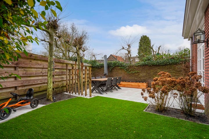 Foto 18 van Versterplein 13