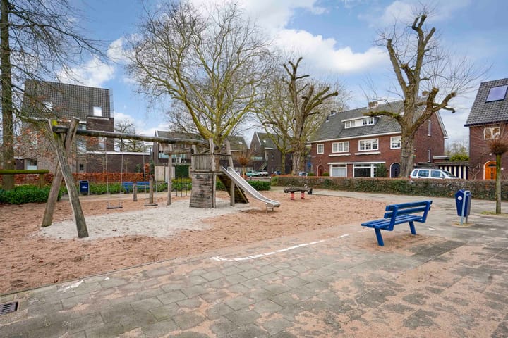 Foto 40 van Versterplein 13