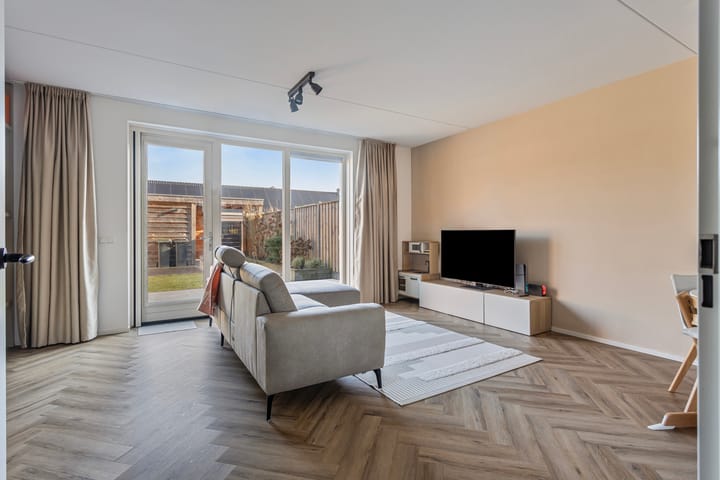 Foto 8 van Lisdodde 60