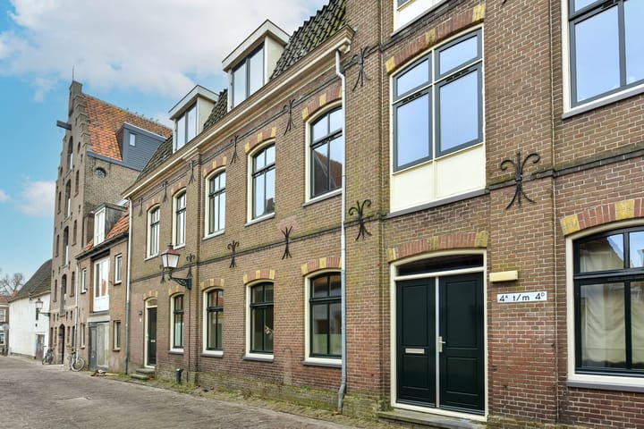 Photo 1 of Leliestraat 4-C