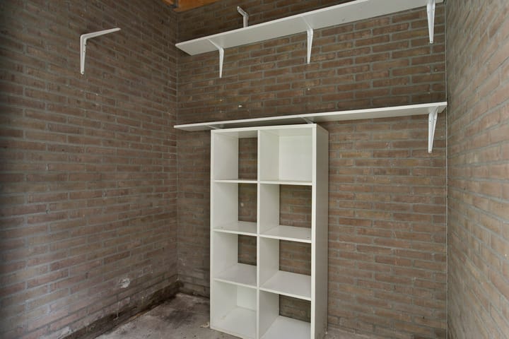 Photo 16 of Leliestraat 4-C