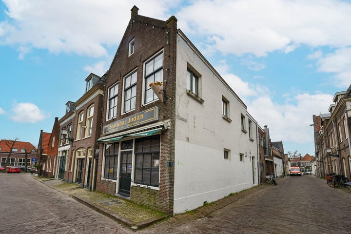 Photo 20 of Leliestraat 4-C