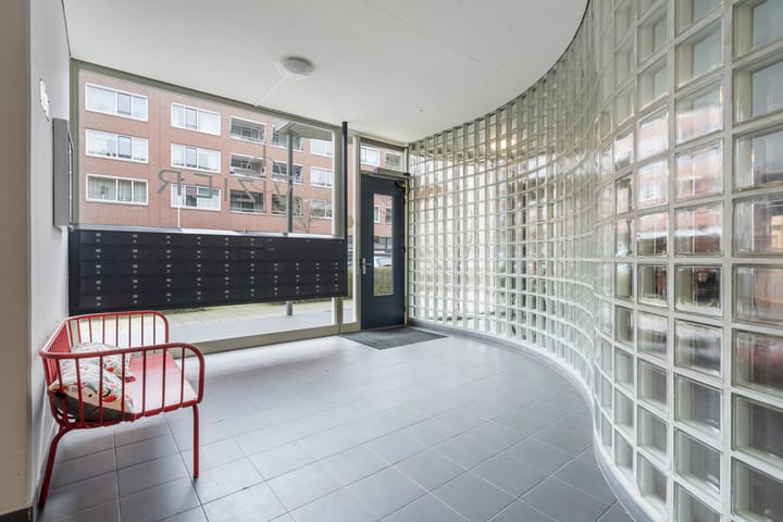 Foto 8 van Tiranastraat 82