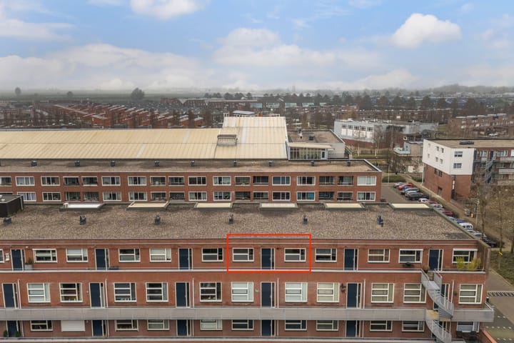 Foto 10 van Tiranastraat 82