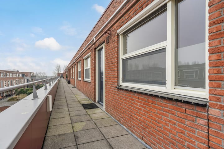 Foto 12 van Tiranastraat 82