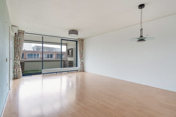 Foto 15 van Tiranastraat 82