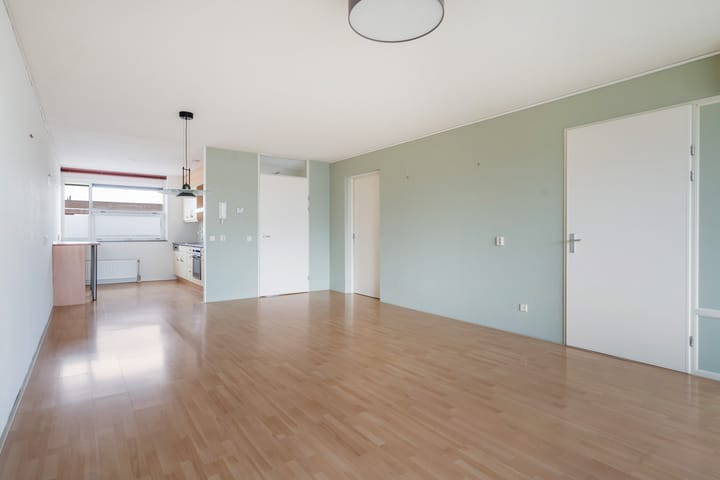 Foto 18 van Tiranastraat 82