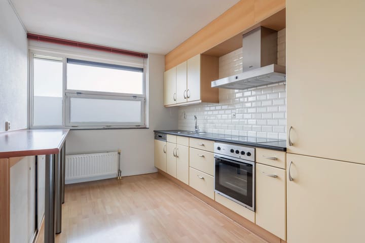 Foto 19 van Tiranastraat 82