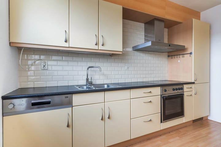 Foto 20 van Tiranastraat 82