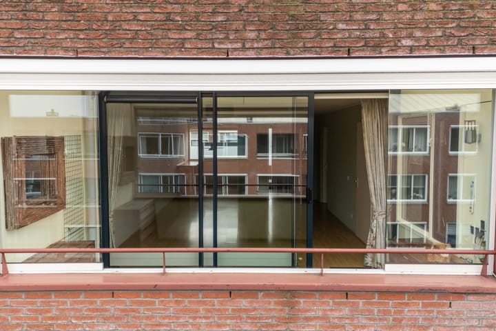 Foto 24 van Tiranastraat 82