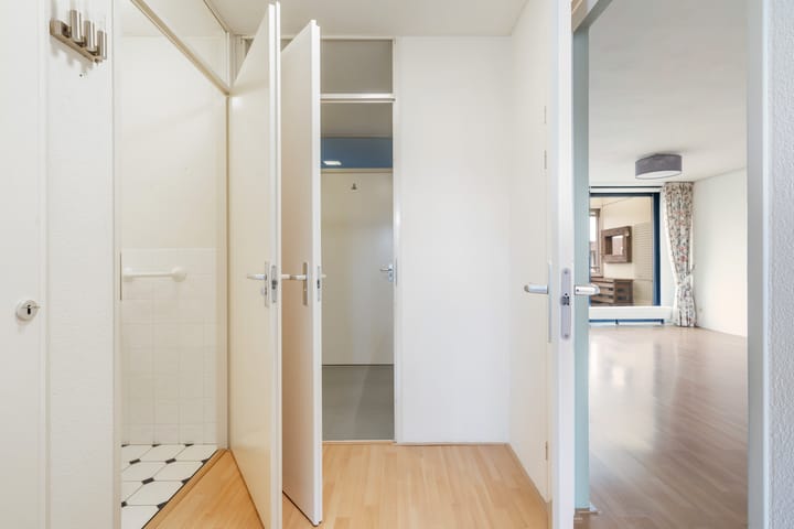 Foto 27 van Tiranastraat 82