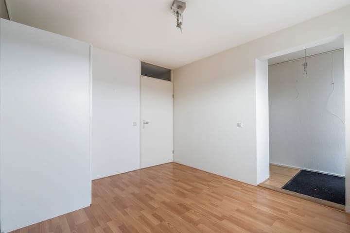 Foto 31 van Tiranastraat 82