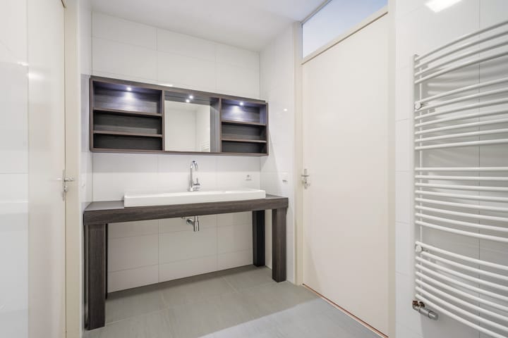 Foto 33 van Tiranastraat 82