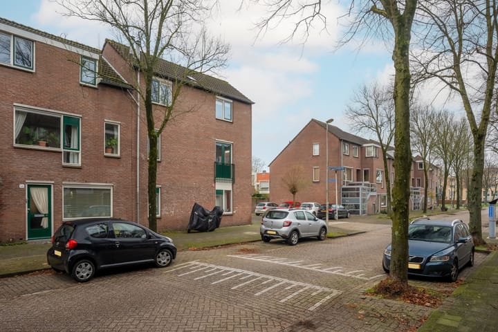Photo 6 of Framboosstraat 39
