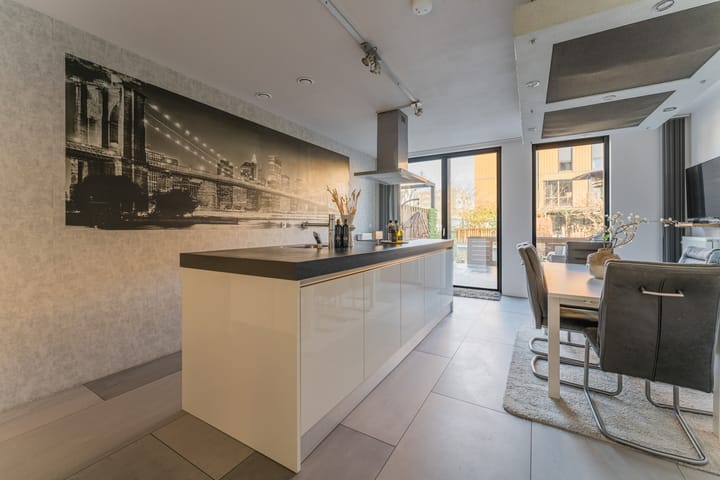 Foto 7 van Renoirhof 4