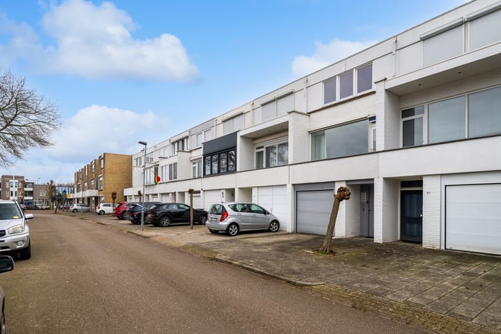 Photo 15 of Henri Hermansstraat 25