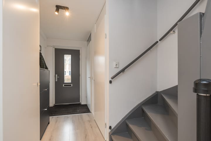 Photo 7 of Abraham van Lindenstraat 1