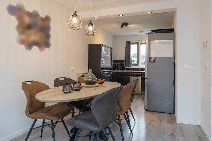 Photo 11 of Abraham van Lindenstraat 1