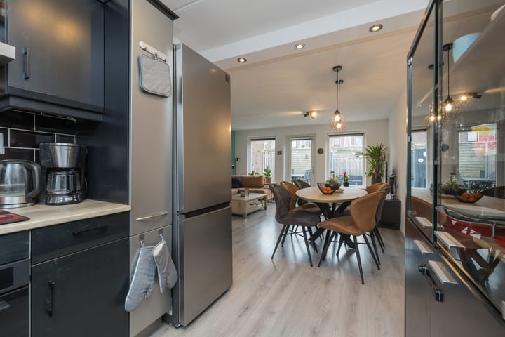 Photo 13 of Abraham van Lindenstraat 1