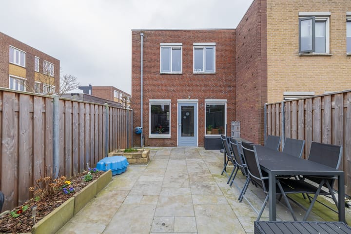 Photo 17 of Abraham van Lindenstraat 1