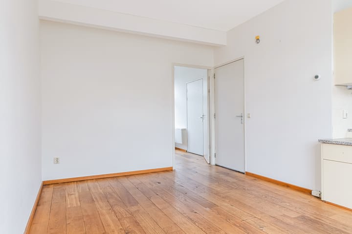 Photo 6 of Croeselaan 180-A