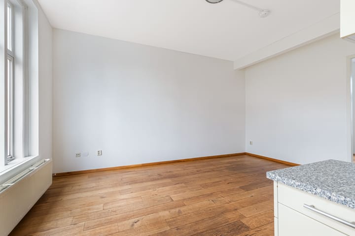 Photo 8 of Croeselaan 180-A