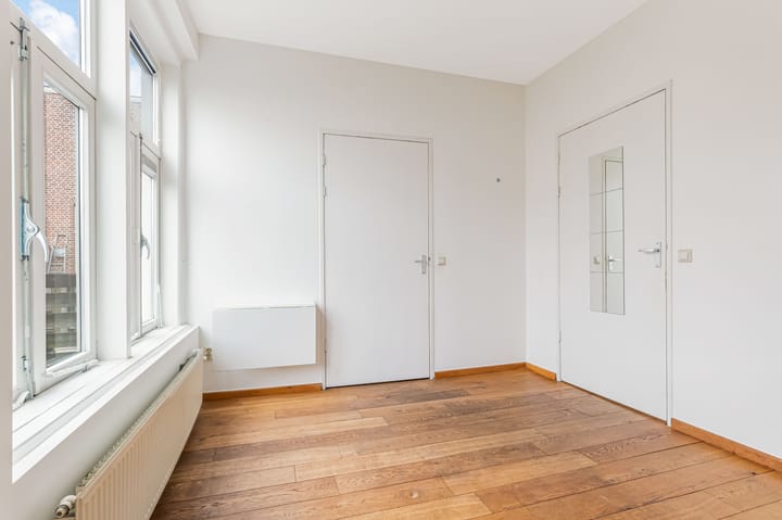 Photo 16 of Croeselaan 180-A