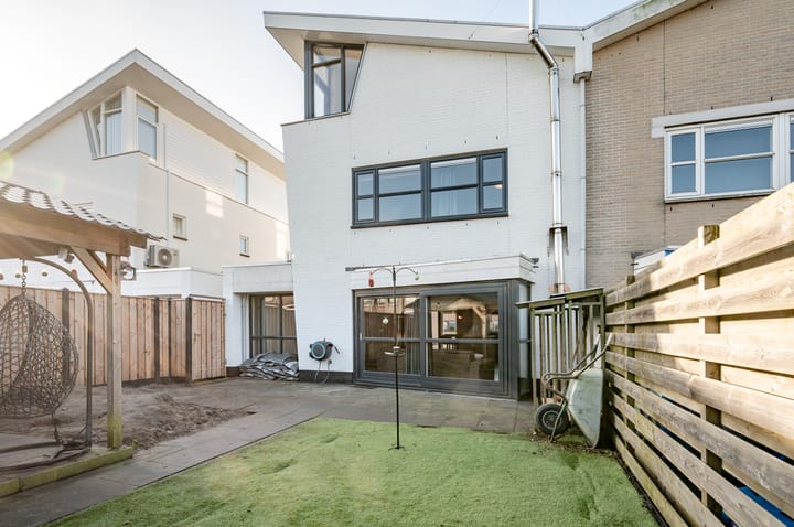 Foto 33 van Uitdamstraat 11