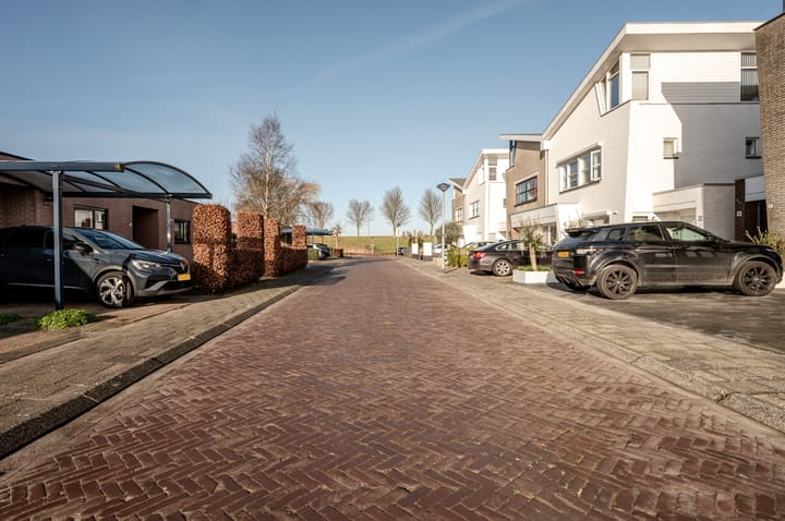 Foto 39 van Uitdamstraat 11