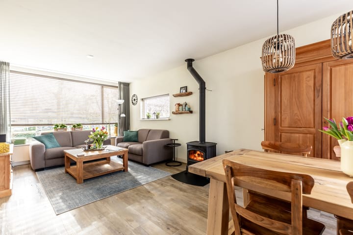 Photo 2 of Hoogvlietlaan 34