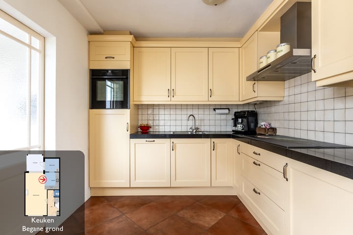 Photo 19 of Hoogvlietlaan 34