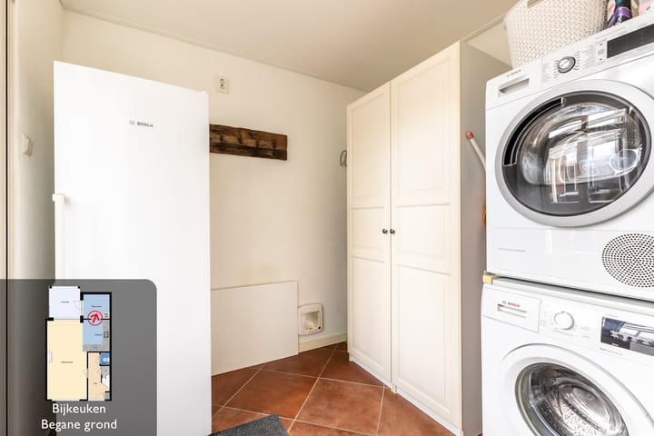 Photo 22 of Hoogvlietlaan 34