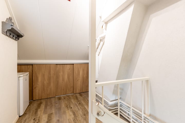 Photo 32 of Hoogvlietlaan 34