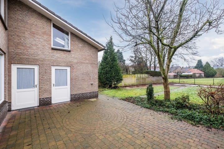 Photo 32 of Beekstraat 5