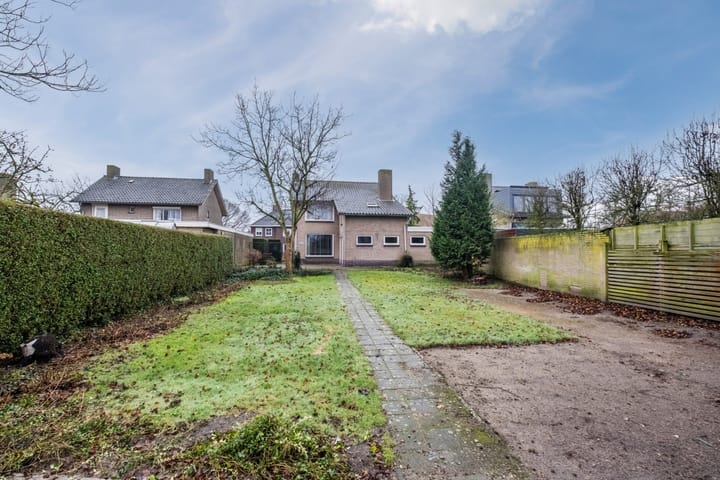 Photo 37 of Beekstraat 5