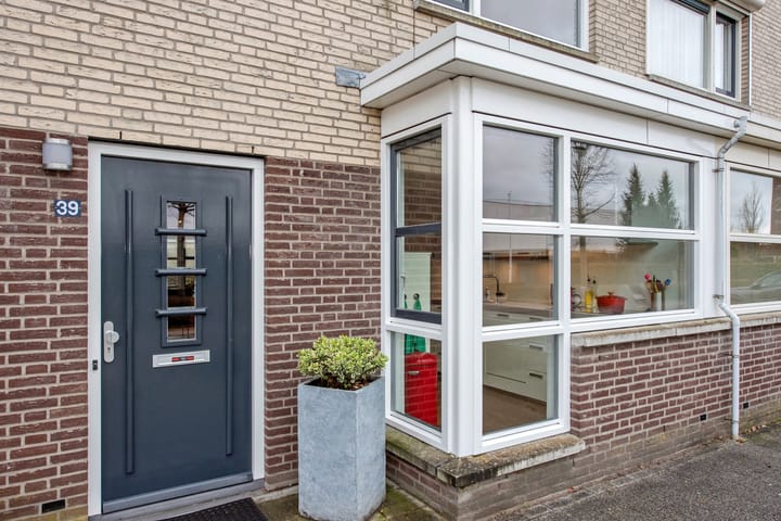 Foto 9 van Noordeloosstraat 39