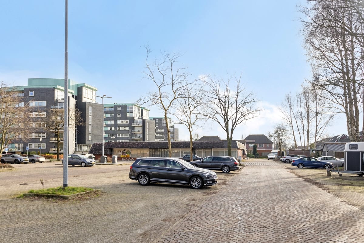 Photo 35 of Sarastraat 32