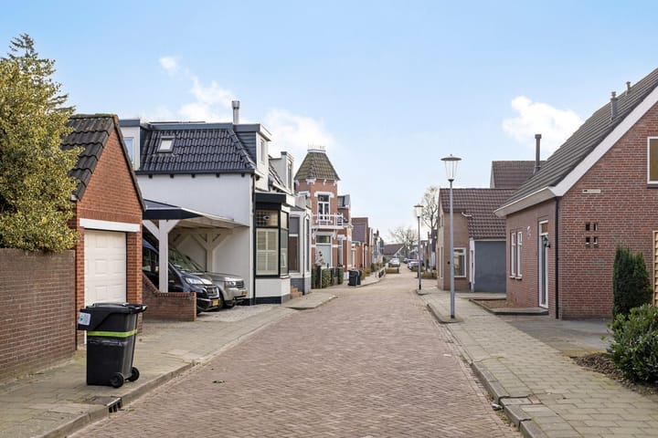 Foto 36 van Sarastraat 32