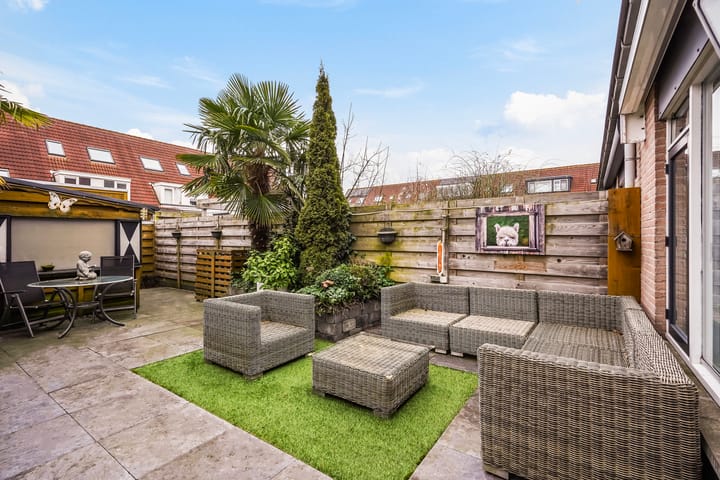 Photo 41 of Perzikkruid 10