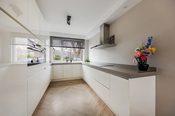 Foto 8 van Purperforel 16