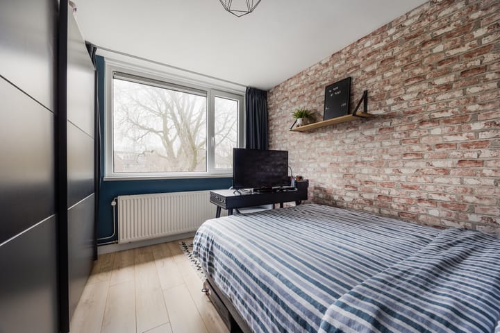 Foto 15 van Purperforel 16