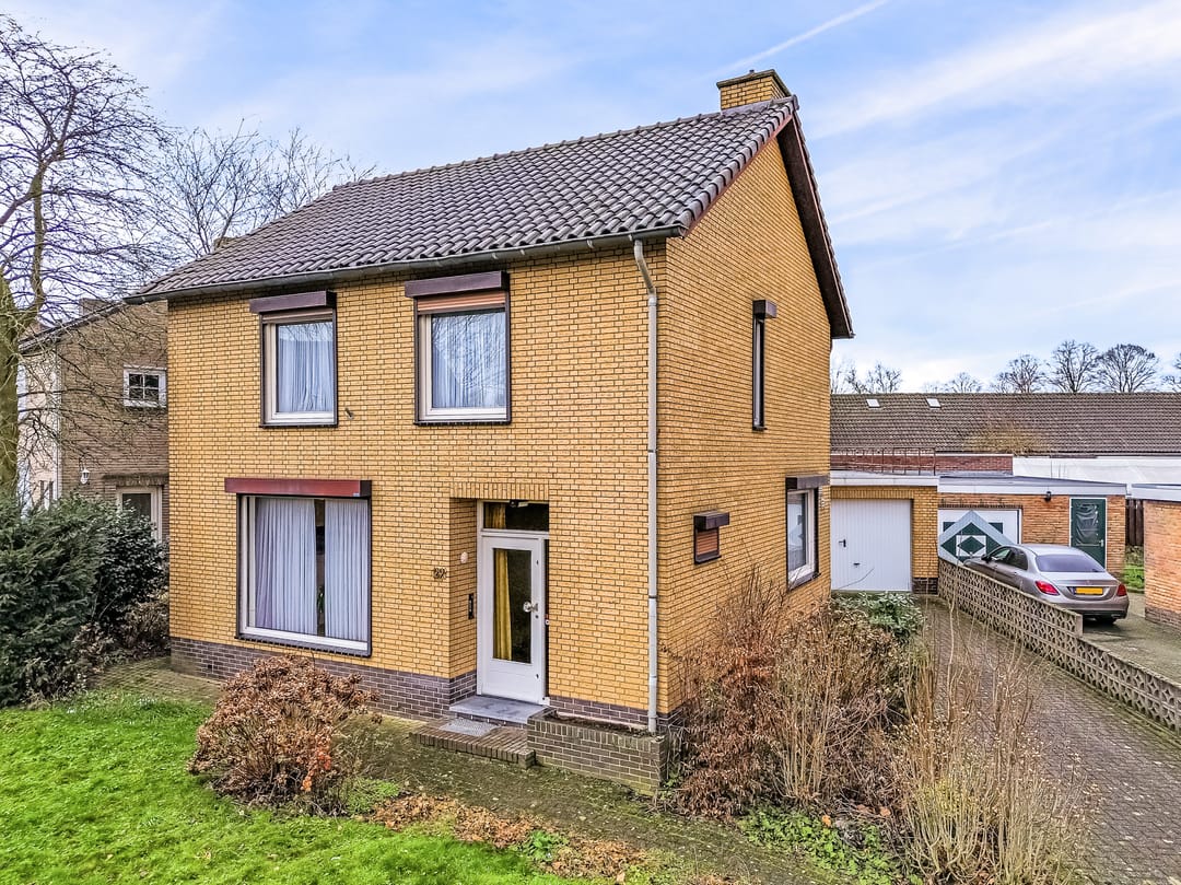 Huis te koop: Irisstraat 29 6163 GH Geleen [Funda]