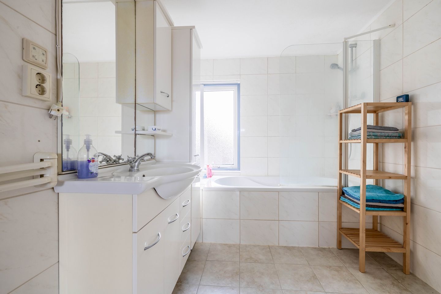 Photo 19 of Acacia 41