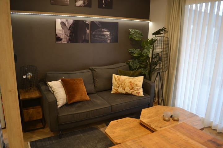 Foto 2 van Rijksweg 6-48