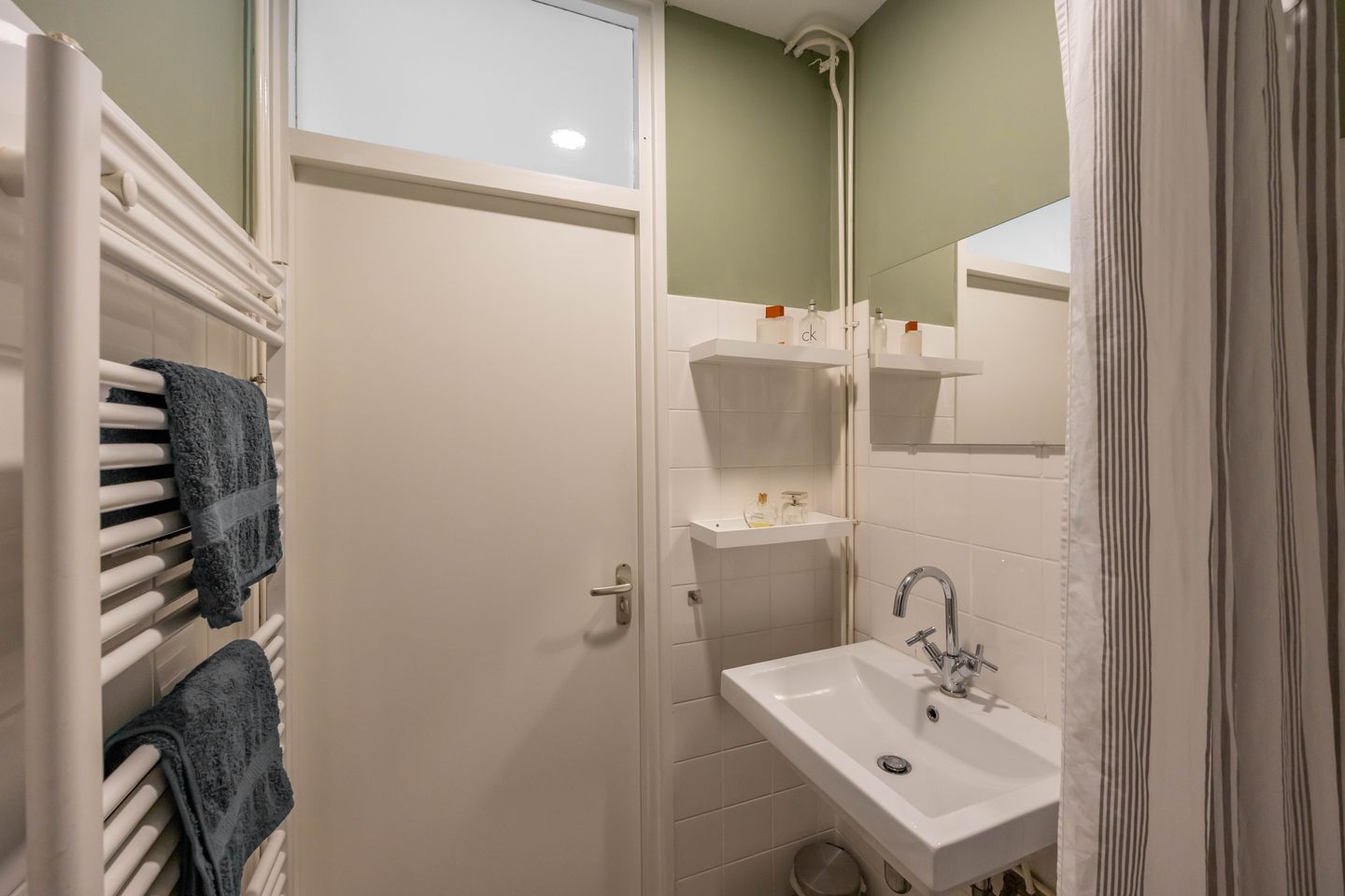 Foto 25 van Admiraal de Ruyterlaan 24-F