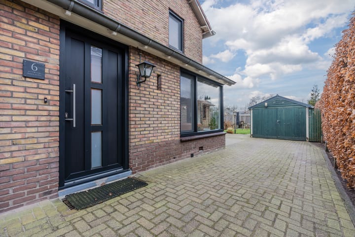 Photo 4 of Burg.Baron van Dedemstraat 6