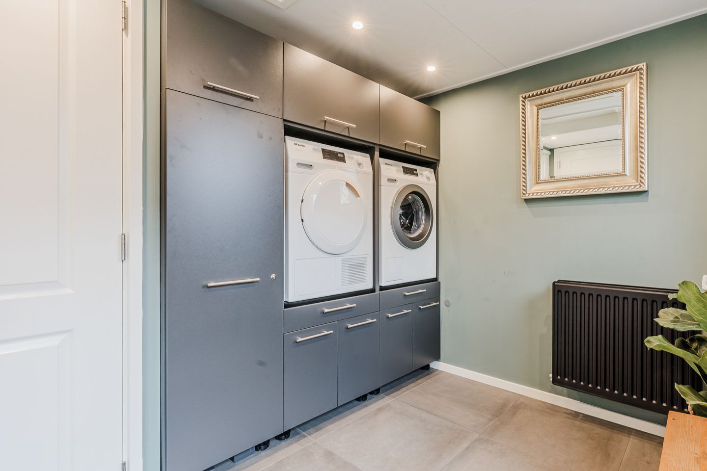 Foto 19 van Burg.Baron van Dedemstraat 6