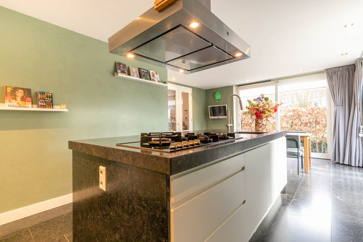 Foto 10 van Voerstraat 1