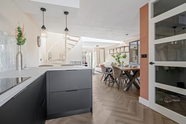 Foto 8 van Johan van Oldenbarneveltlaan 55