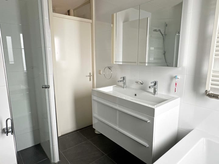 Photo 22 of Haya van Somerenstraat 7